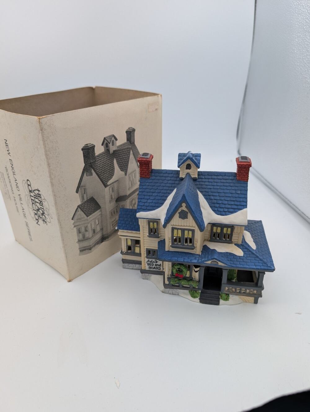 Dept 56 “Boarding House” New England Village Series 59404 Retired 1988 Excellent